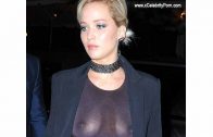 Jennifer Lawrence xxx Enseñando las Tetas -famosas-desnudas-hollywood-xx-porno-fotos-archivo-video-sexo-cogidas-folladas-incesto (1)
