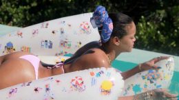 Rihanna xxx Fotos de la Famosa de Vacaciones -famosas-desnudas-celebrity-porn-descuidos-destapes-detras-de-camaras (7)