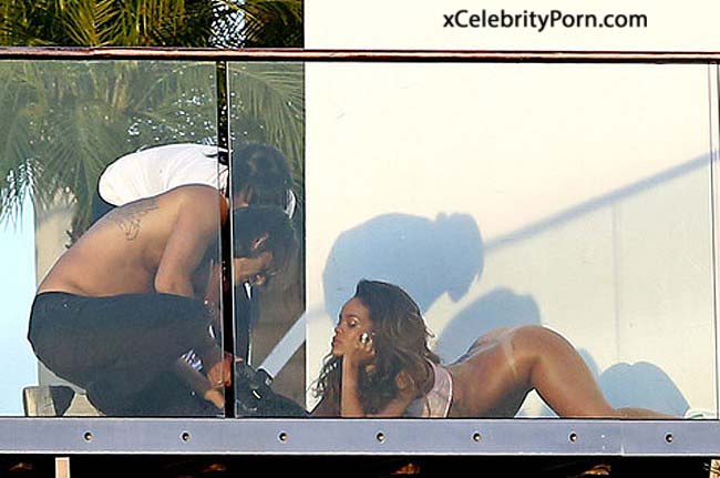 Filtran fotos intimas xxx de Cantante Rihanna -fotos Actrices xxx-Modelos follando-cantantes desnudas-famosasdesnudads-celebridades enseñando tetas (2)